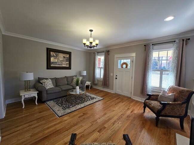 Foto del edificio - NEW LISTING!!!!!