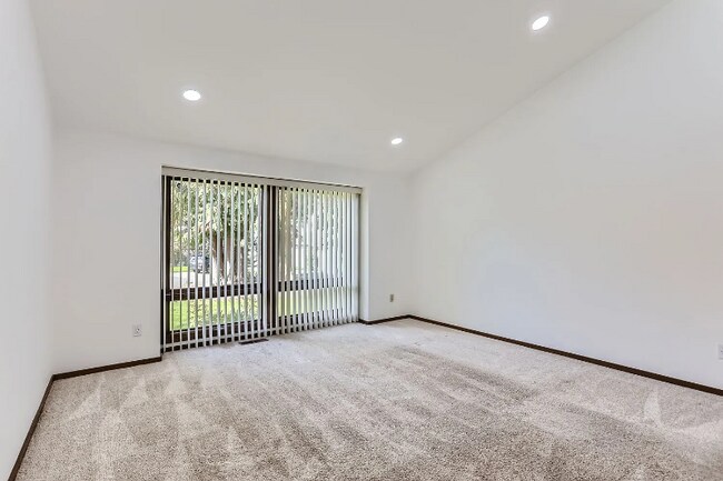 Foto del edificio - 2601 234th Ave NE