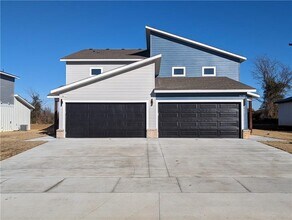 Building Photo - 1606 SW Casuarina Dr
