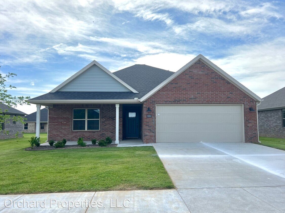 4 br, 2 bath House 999 Trailwood Street House for Rent in Tontitown, AR