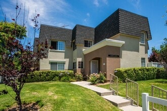 Building Photo - 6550 Tampa Ave