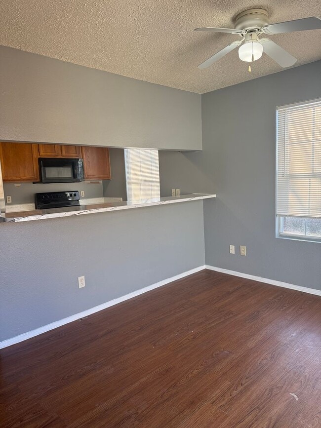 Building Photo - 5504 Blue Spruce Dr