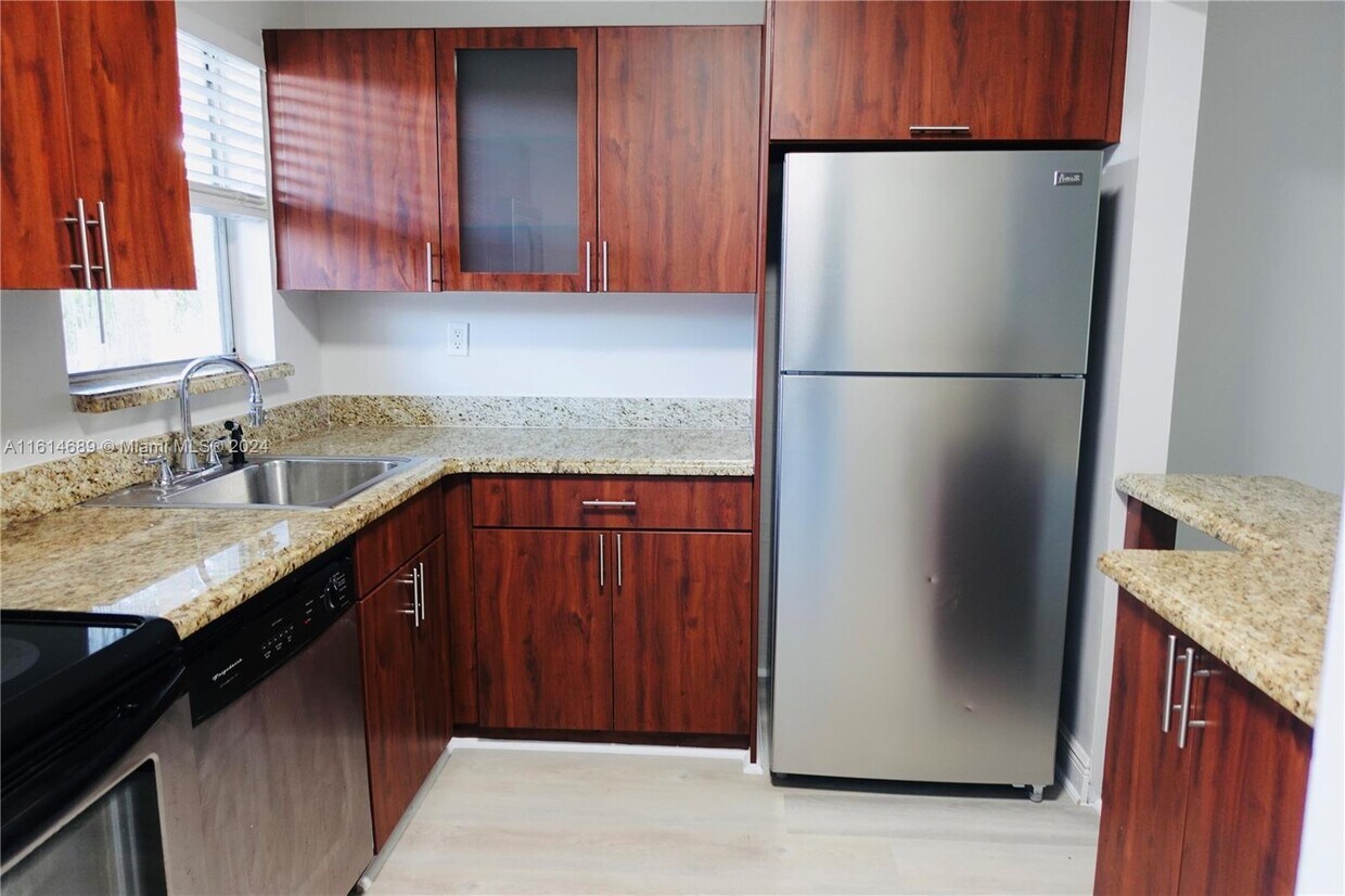 Primary Photo - 6700 Nova Dr