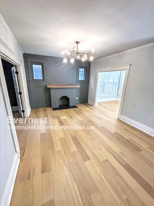 Foto del edificio - 4166 Russell Blvd