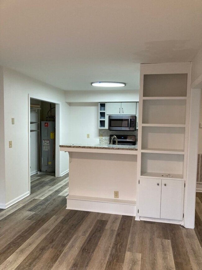 Foto del edificio - Newly renovated condo in Donelson