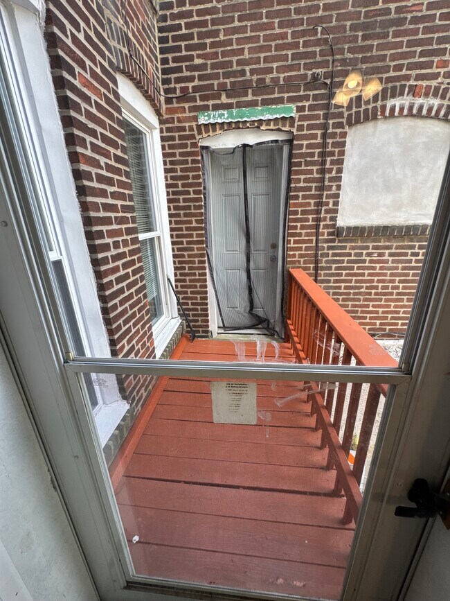 Foto del edificio - 5948 Malta St