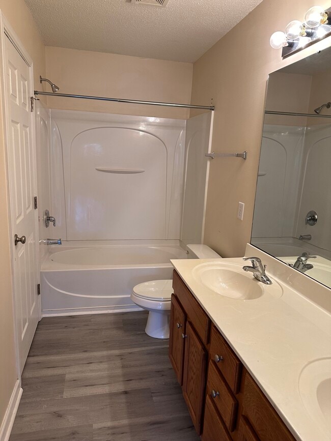 Building Photo - 124 Malamute Ln