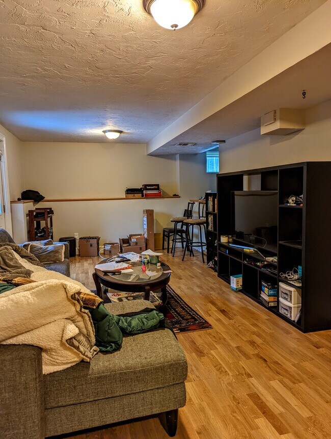 Building Photo - 27 Winthrop Rd