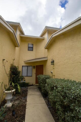 Building Photo - 1557 Woodbridge Lakes Cir