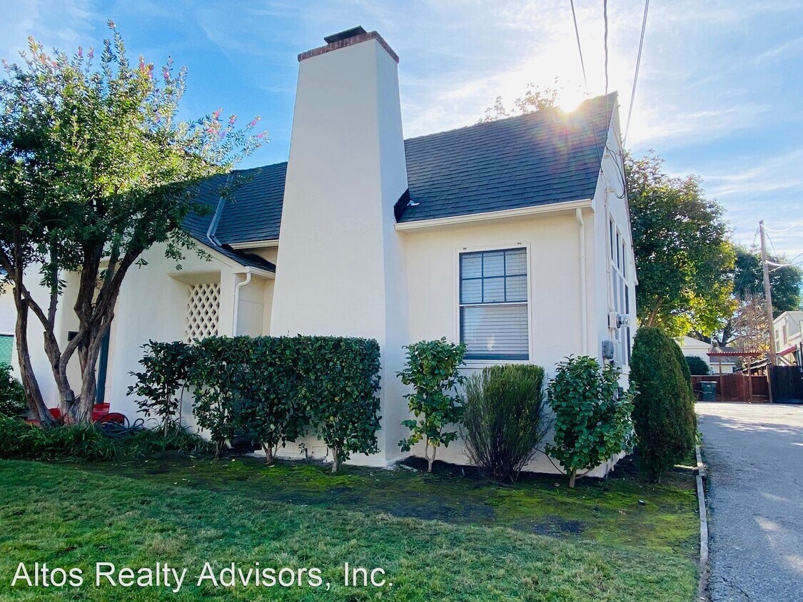 Primary Photo - 2 br, 1 bath House - 2050 Emerson Street