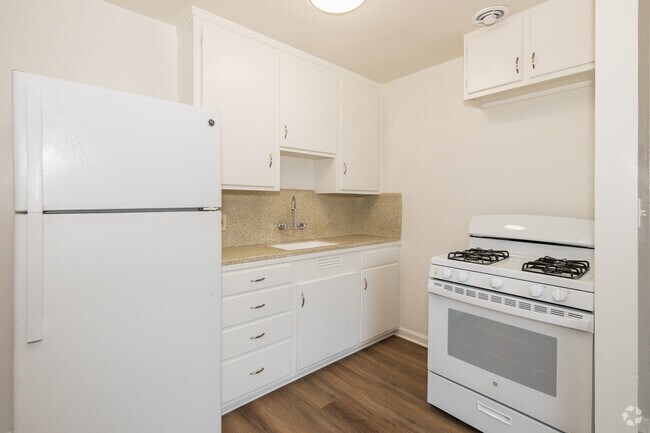 1 habitación, 1 baño - 550 pies cuadrados - Cocina - Mayberry at Town & Country