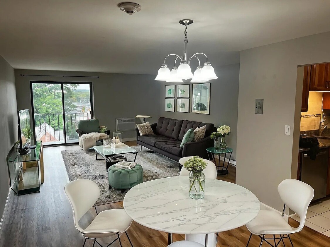 Photo - 1321 Worcester Rd (Framingham, MA)