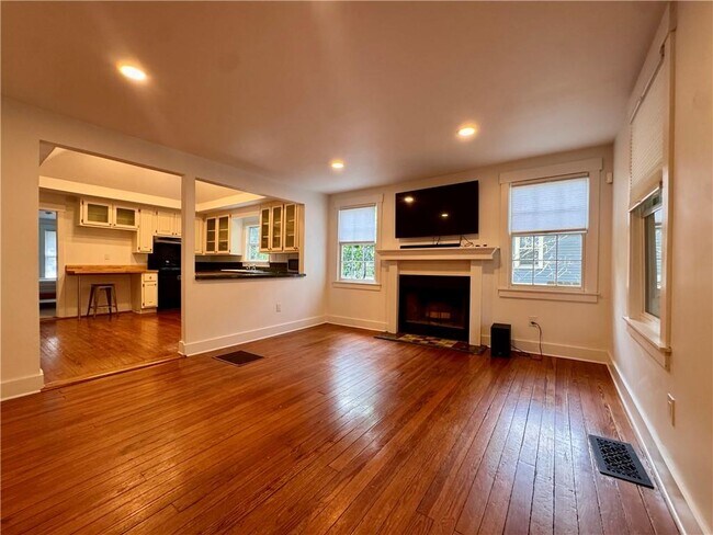 Foto del edificio - 687 Brownwood Ave SE