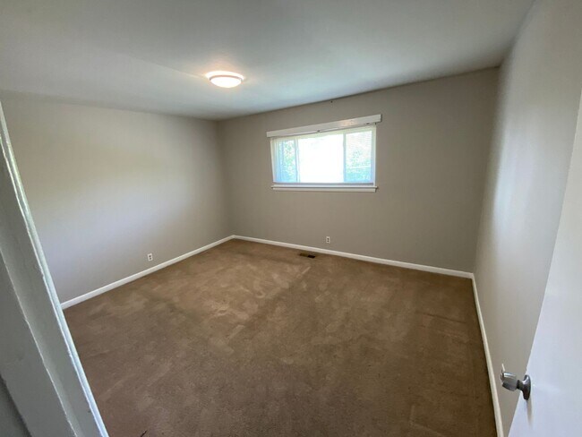 Photo - Updated 2 bed duplex in Brainerd House