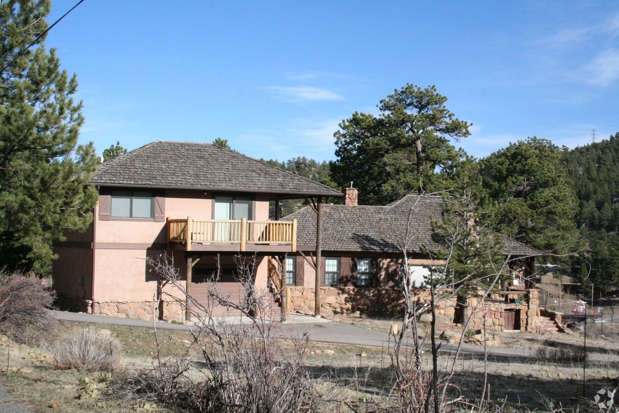 Primary Photo - 250 Davis St