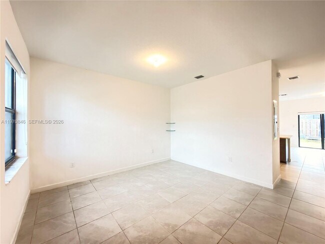 Foto del edificio - 28706 SW 132nd Ct