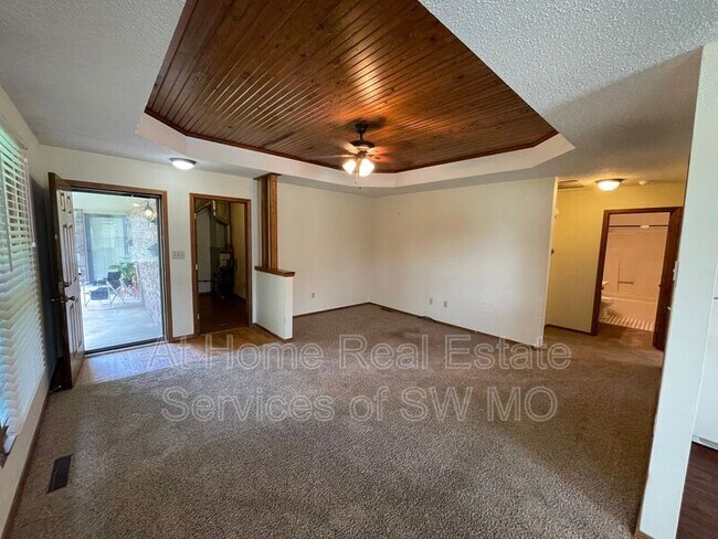 Foto del edificio - 453 W Grand St