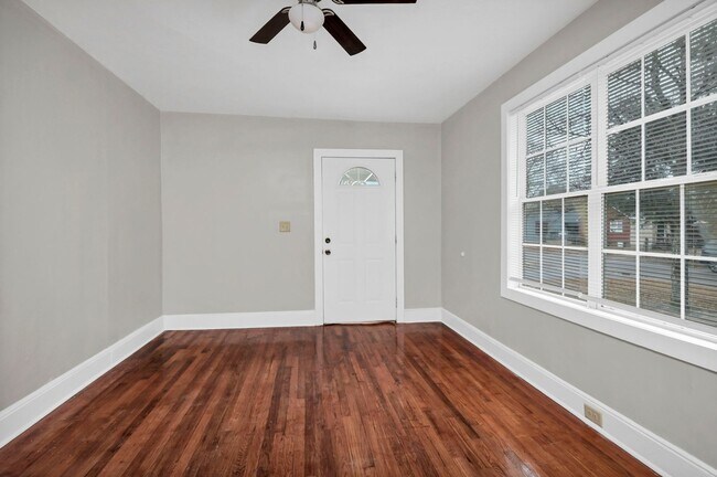 Building Photo - Fully Remodeled 3-Bedroom Cottage with Country Charm Minutes from Downtown Columbia