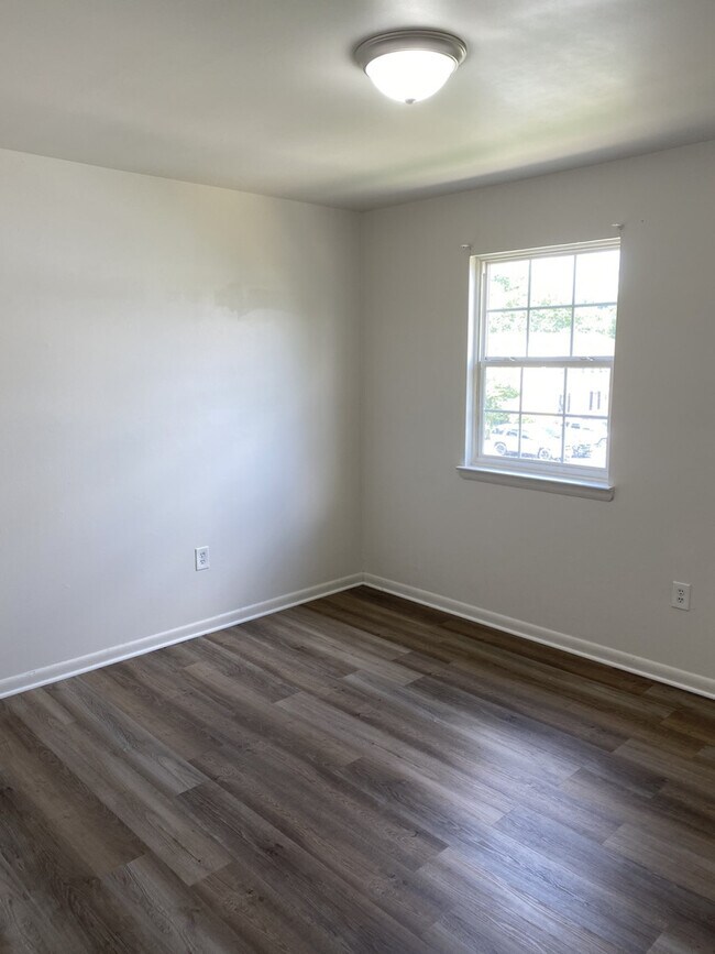 Building Photo - 8225 Dunfield Court