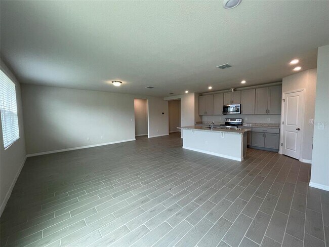 Building Photo - 10107 Daybreak Glen
