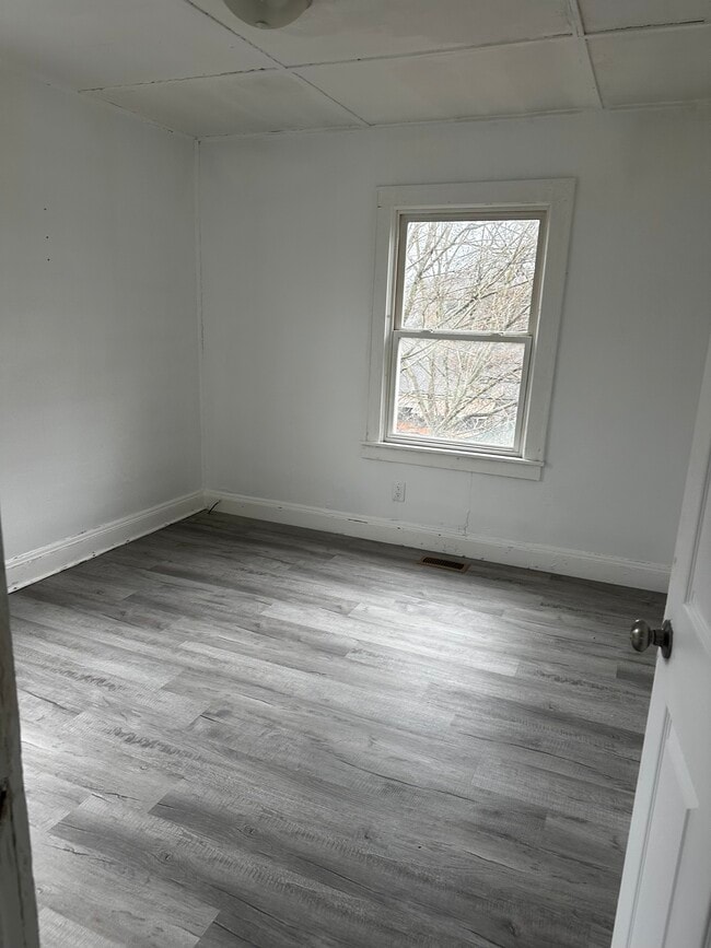 Building Photo - 286 Norway Ave