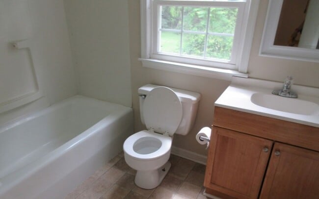 Building Photo - 254 Stribling Ave