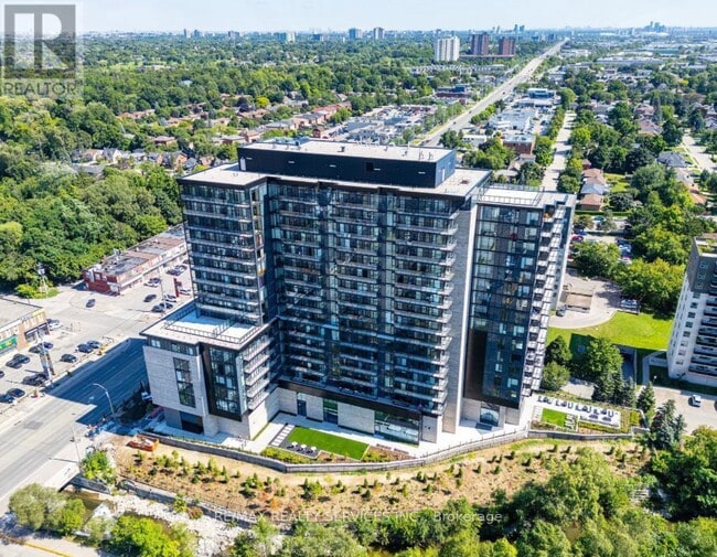 Building Photo - 86 Dundas St E