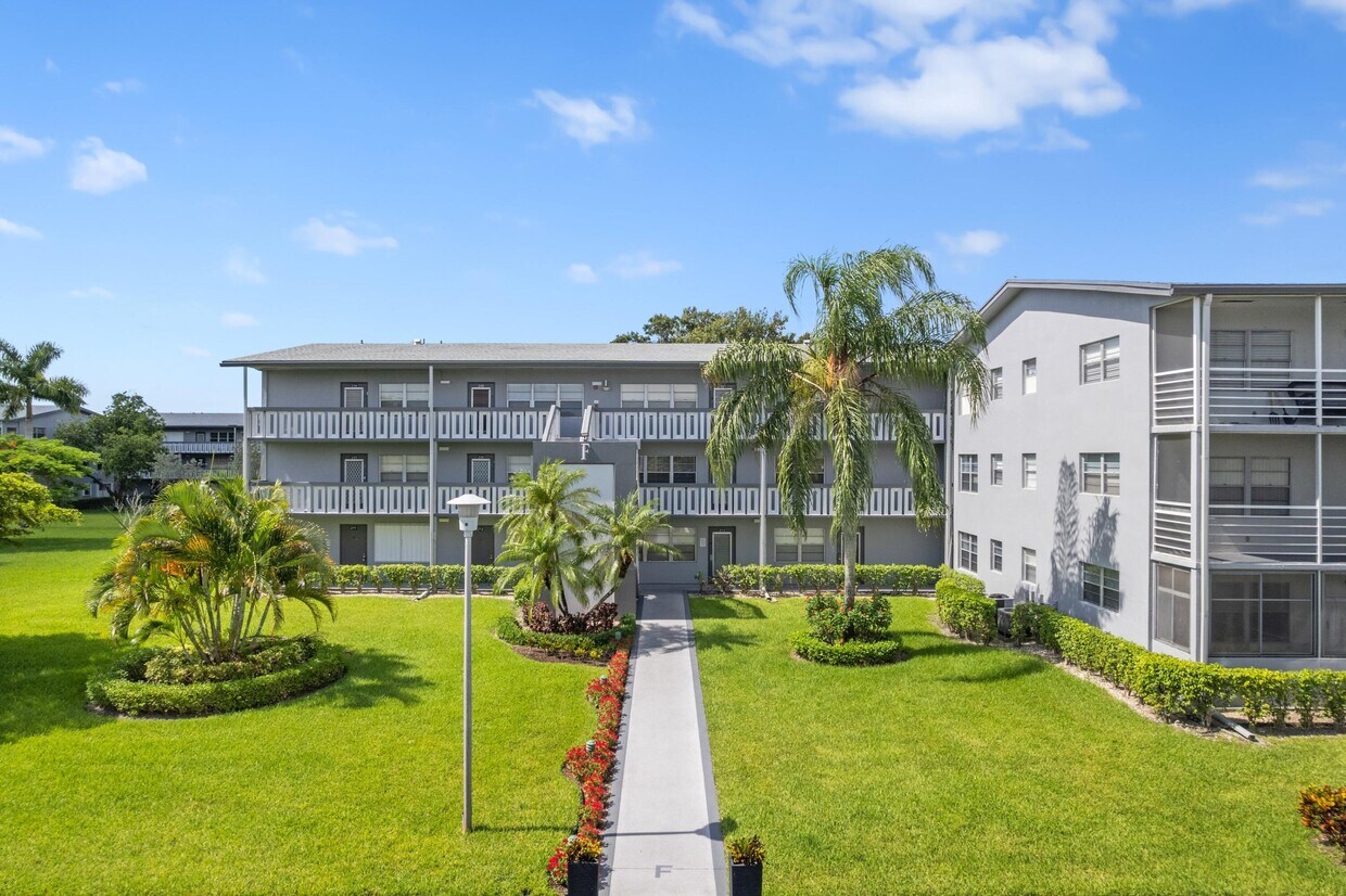 Foto principal - 227 Suffolk F