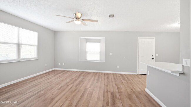 Building Photo - 1026 Spring Ave