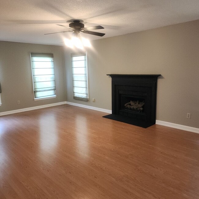 Building Photo - SPACIOUS 2-Story House with Basement in Ab...