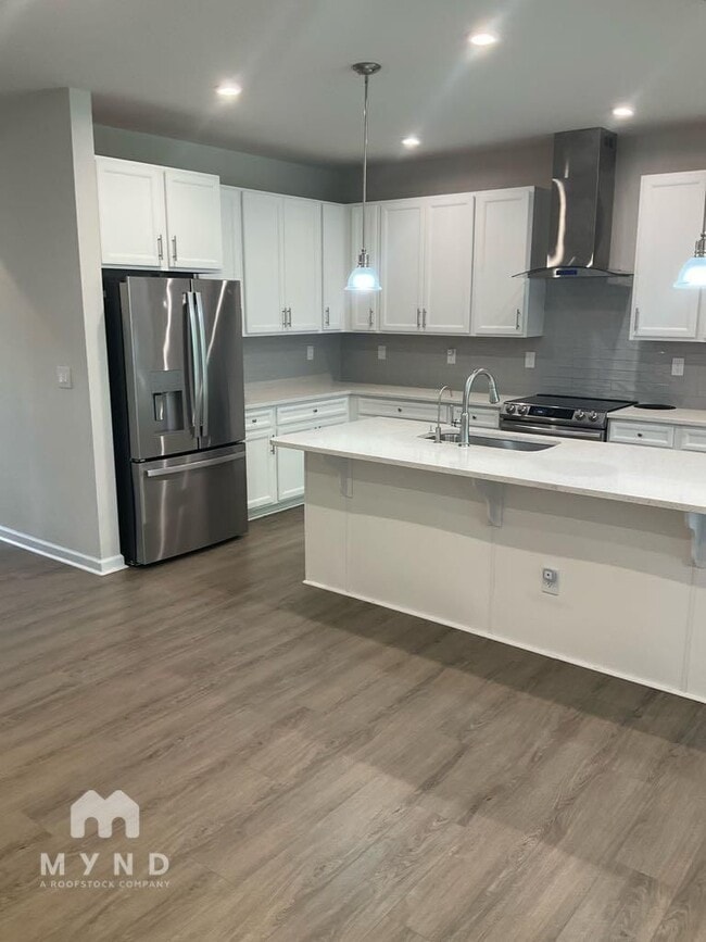 Building Photo - 2203 White Clover Dr