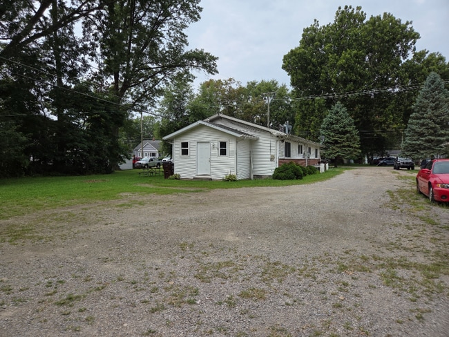 Building Photo - 12932 Matthews St