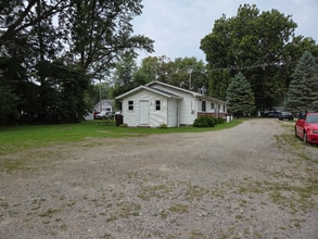 Building Photo - 12932 Matthews St