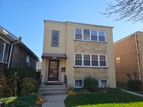 Building Photo - 2909 N Austin Ave