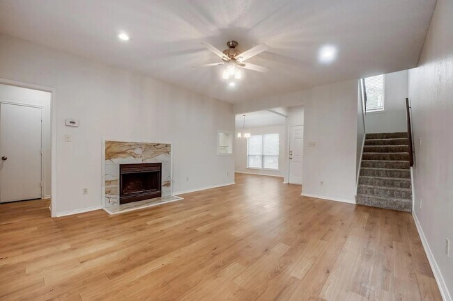 Foto del edificio - 500 Norwood Pl