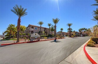 Building Photo - 2305 W Horizon Ridge Pkwy