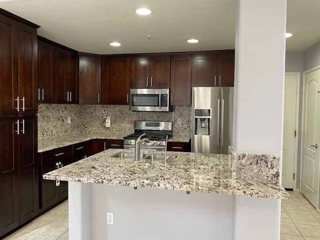 Foto del edificio - ** Coming Soon ** Gated Alturas Home with ...