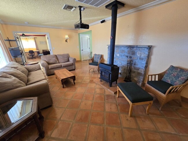 Foto del edificio - Secure and Spacious!