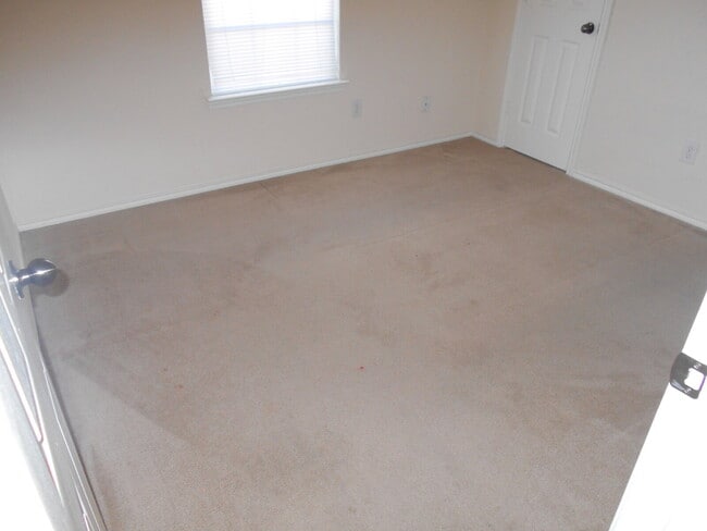 Foto del edificio - 521 N Juneau Ave