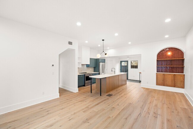 Foto del edificio - 2247 SE Brooklyn St