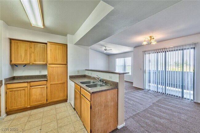 Building Photo - 45 Maleena Mesa St