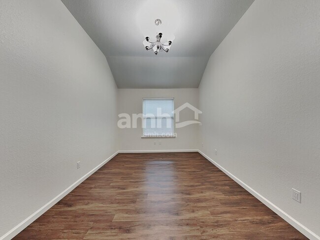 Foto del edificio - 232 Country Crossing Cir