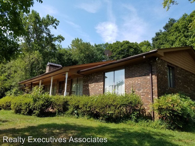 Building Photo - 3804 Frazier Rd