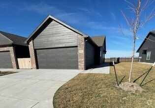 Building Photo - 16271-16273 W Ike Ct