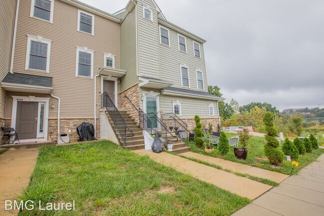 Building Photo - 3 br, 2.5 bath House - 422 Woodcrest Dr SE...