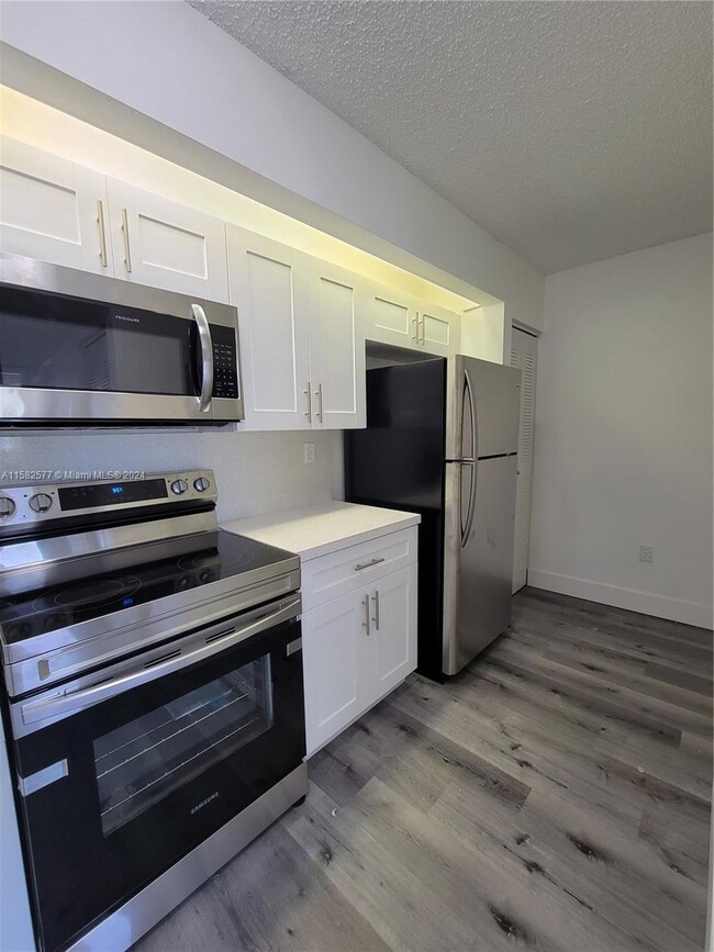 Foto del edificio - 8600 SW 212th St