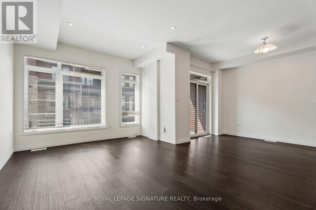 Photo du bâtiment - 30 Times Square Blvd