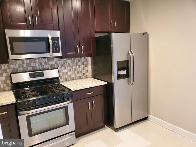 Foto del edificio - 870 Quince Orchard Blvd