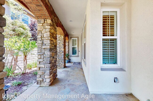 Building Photo - 3 br, 2.5 bath House - 27586 Homestead Rd