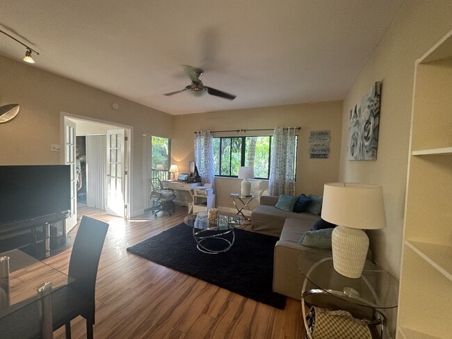 Foto del edificio - 2445 SW 18th Terrace